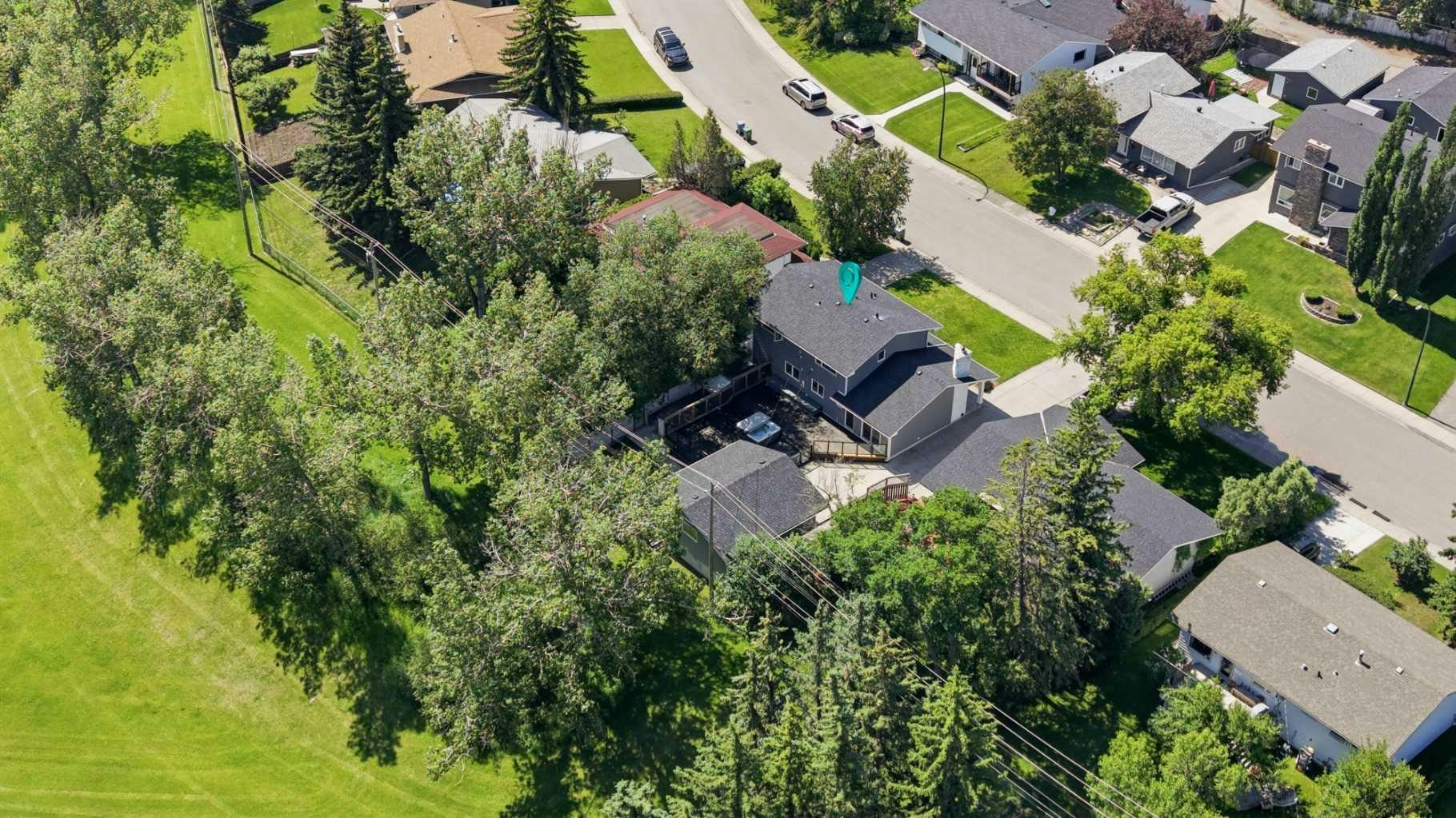 20 Mapleglade Close SE, Calgary, AB, T2J 2G9