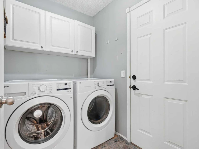 222 Douglas Ridge Circle SE, Calgary, AB, T2Z 3C4 - 21