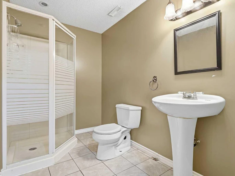222 Douglas Ridge Circle SE, Calgary, AB, T2Z 3C4 - 32