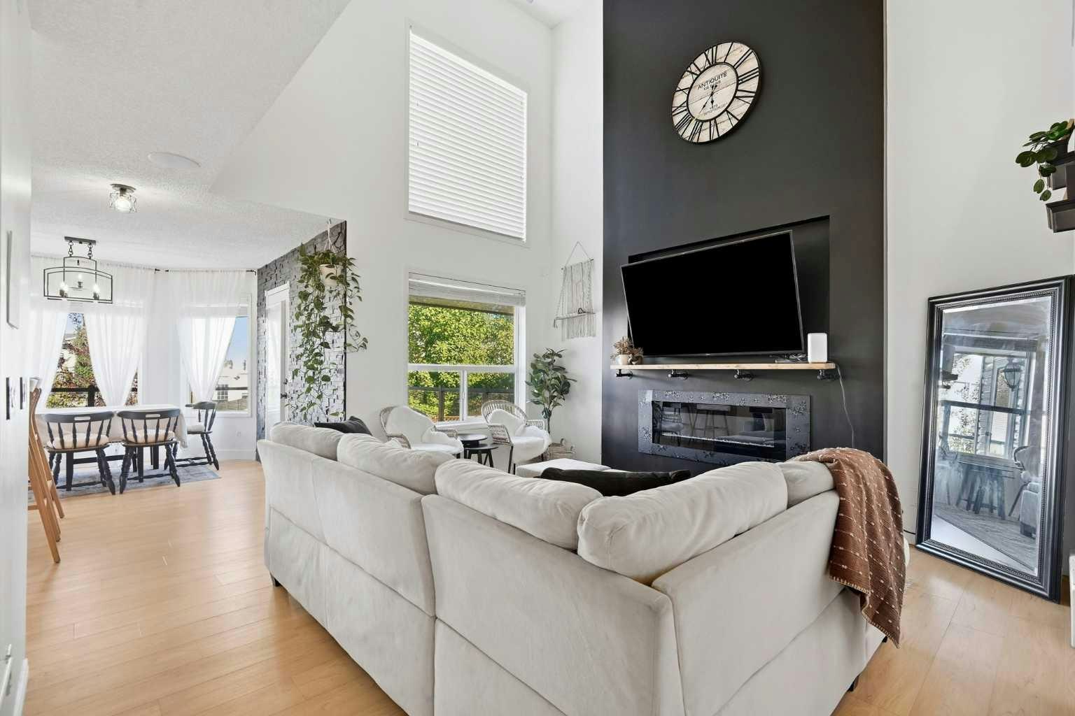222 Douglas Ridge Circle SE, Calgary, AB, T2Z 3C4 - 8