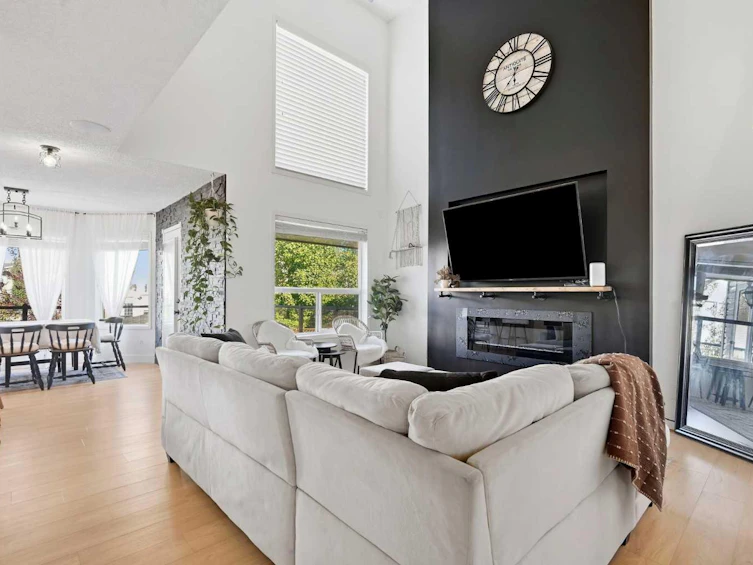 222 Douglas Ridge Circle SE, Calgary, AB, T2Z 3C4 - 8