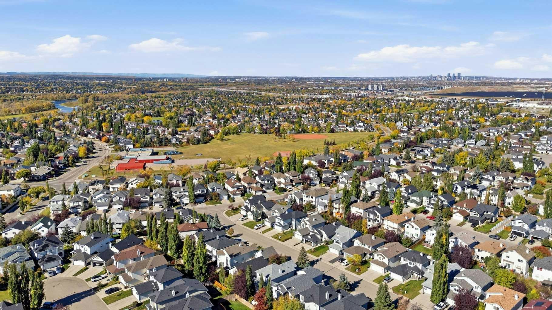 222 Douglas Ridge Circle SE, Calgary, AB, T2Z 3C4 - 40