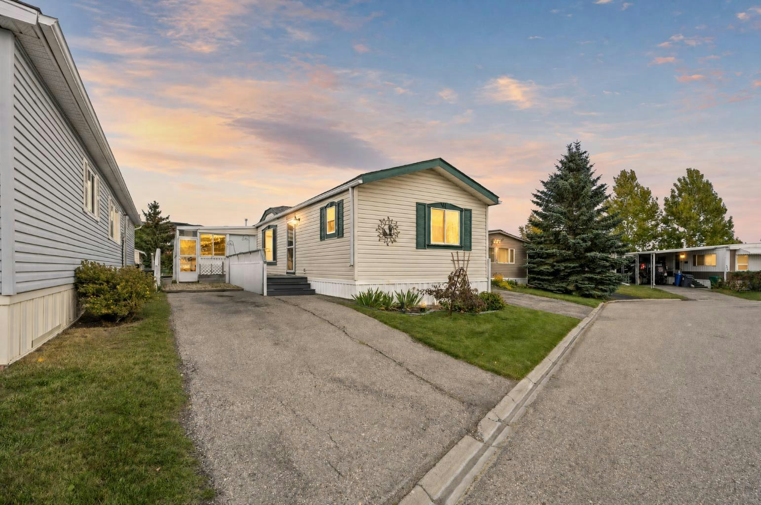 142-99 Arbour Lake Road, Calgary, AB, T3G 4E4