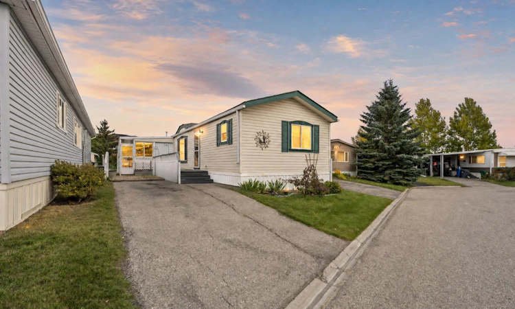 142-99 Arbour Lake Road