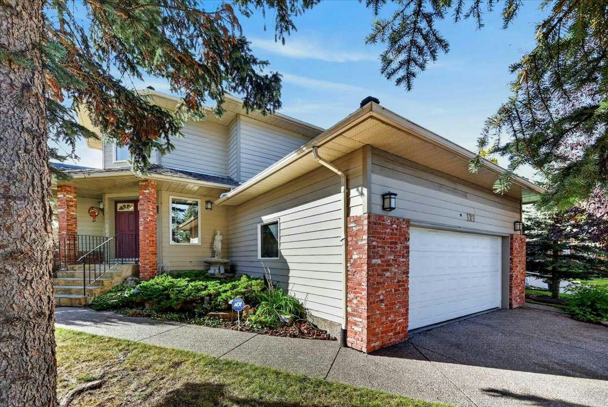 129 Shawnee Court SW, Calgary, AB, T2Y 1V8