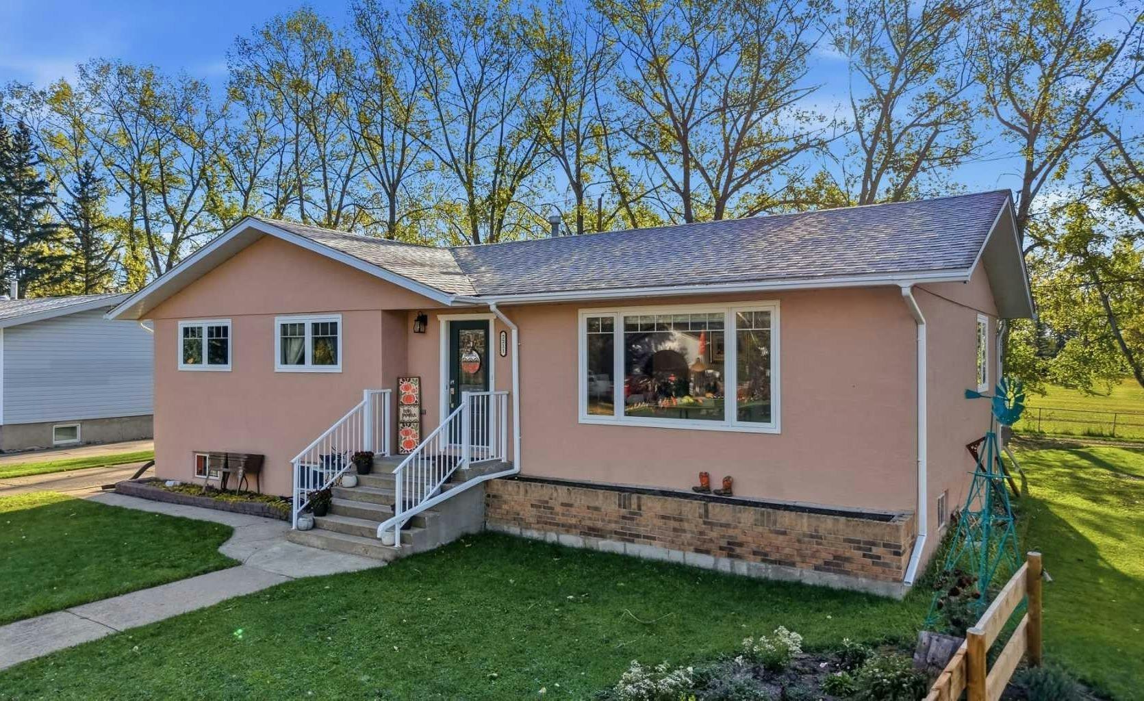 2211 Westview Crescent, Bowden, AB, T0M 0K0