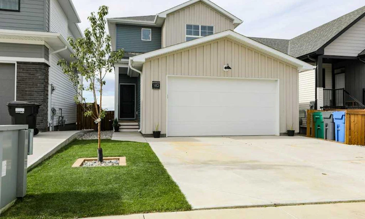 182 Caribou Bend N