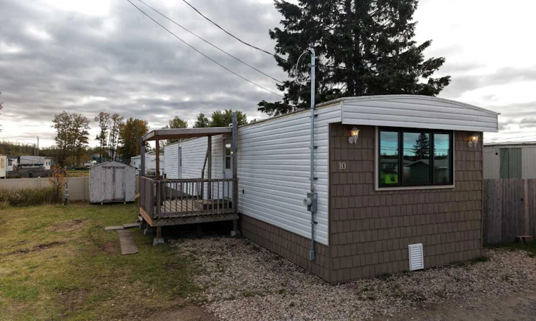 10 Kaybob Trailer Crt