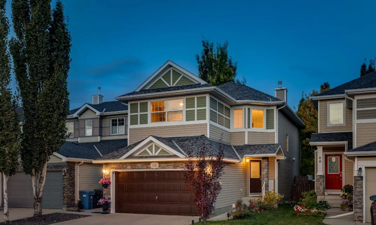 62 Cougar Plateau Way SW