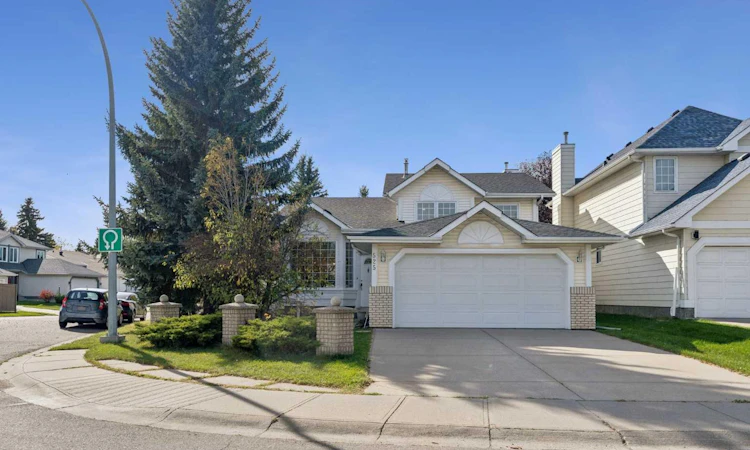 525 Shawinigan Drive SW