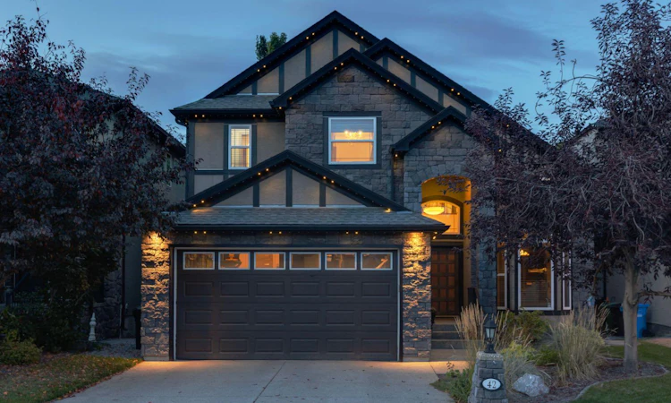 42 West Cedar Place SW