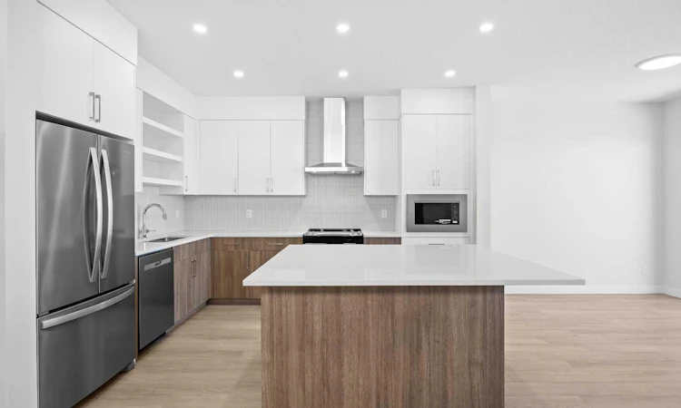 131 Greenwich Drive NW