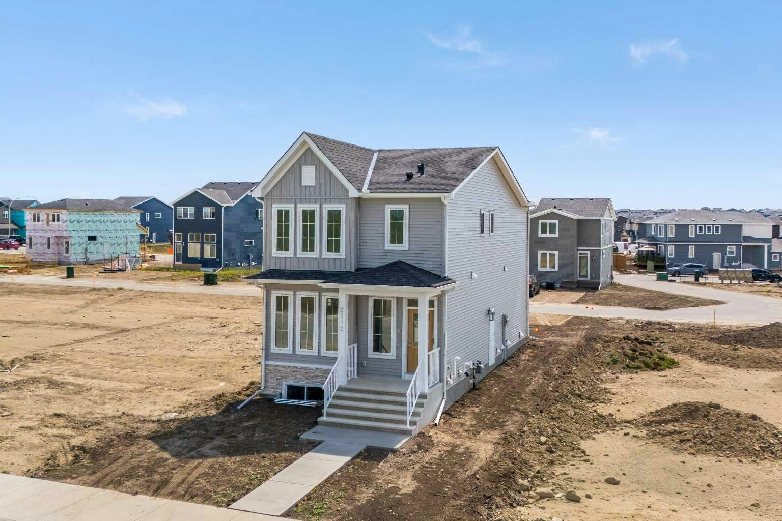 2112 152 Avenue NW, Calgary, AB, T3P 2Y8