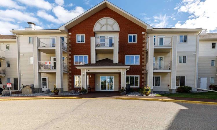 206-56 Carroll Crescent