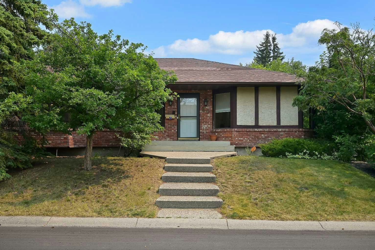 80 Edforth Way NW, Calgary, AB, T3A 3W2