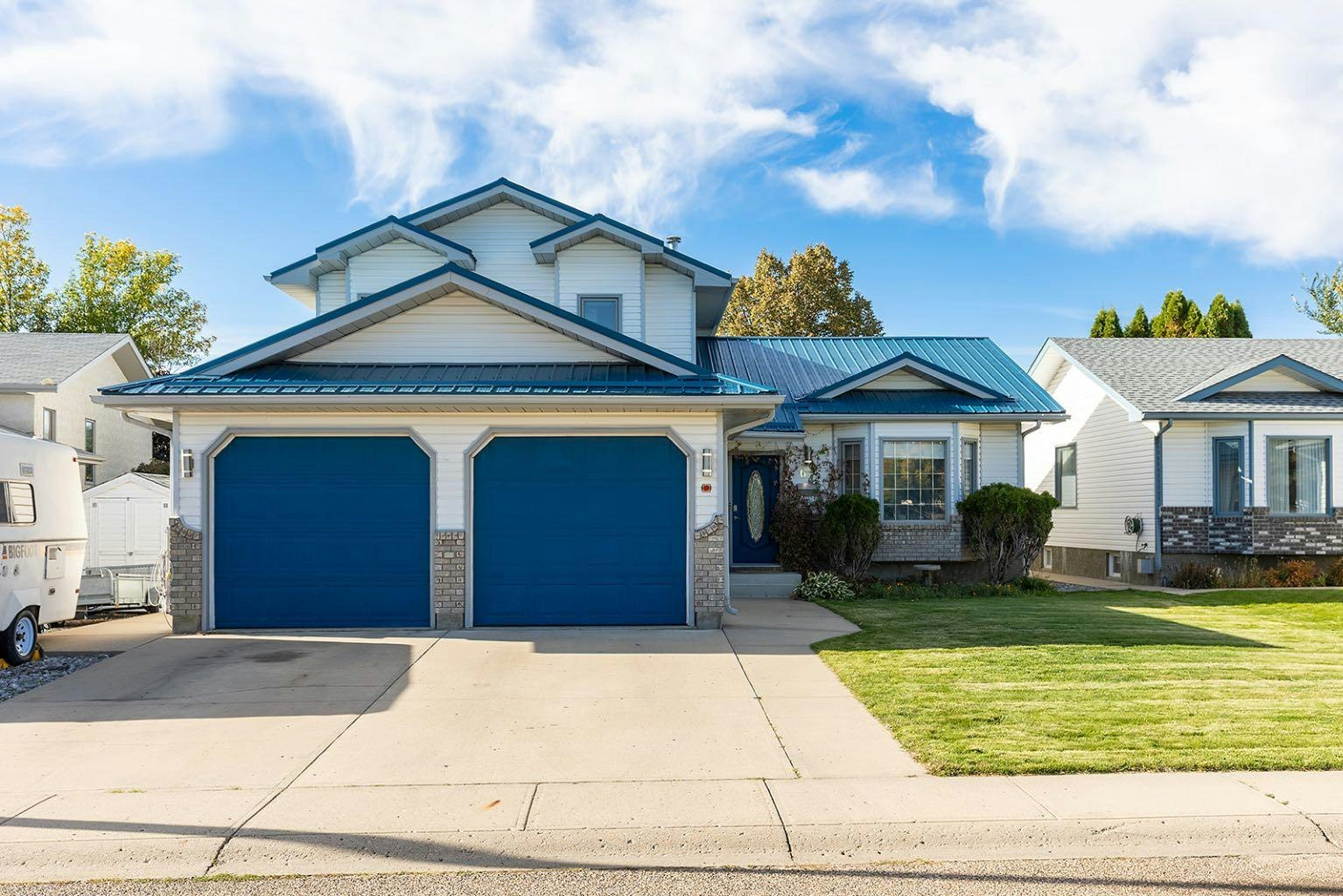 64 Huxley Green NE, Medicine Hat, AB, T1C 1W2
