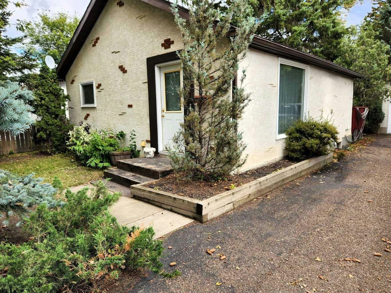 3203 50 Avenue, Lloydminster City West, AB, S9V 0N8