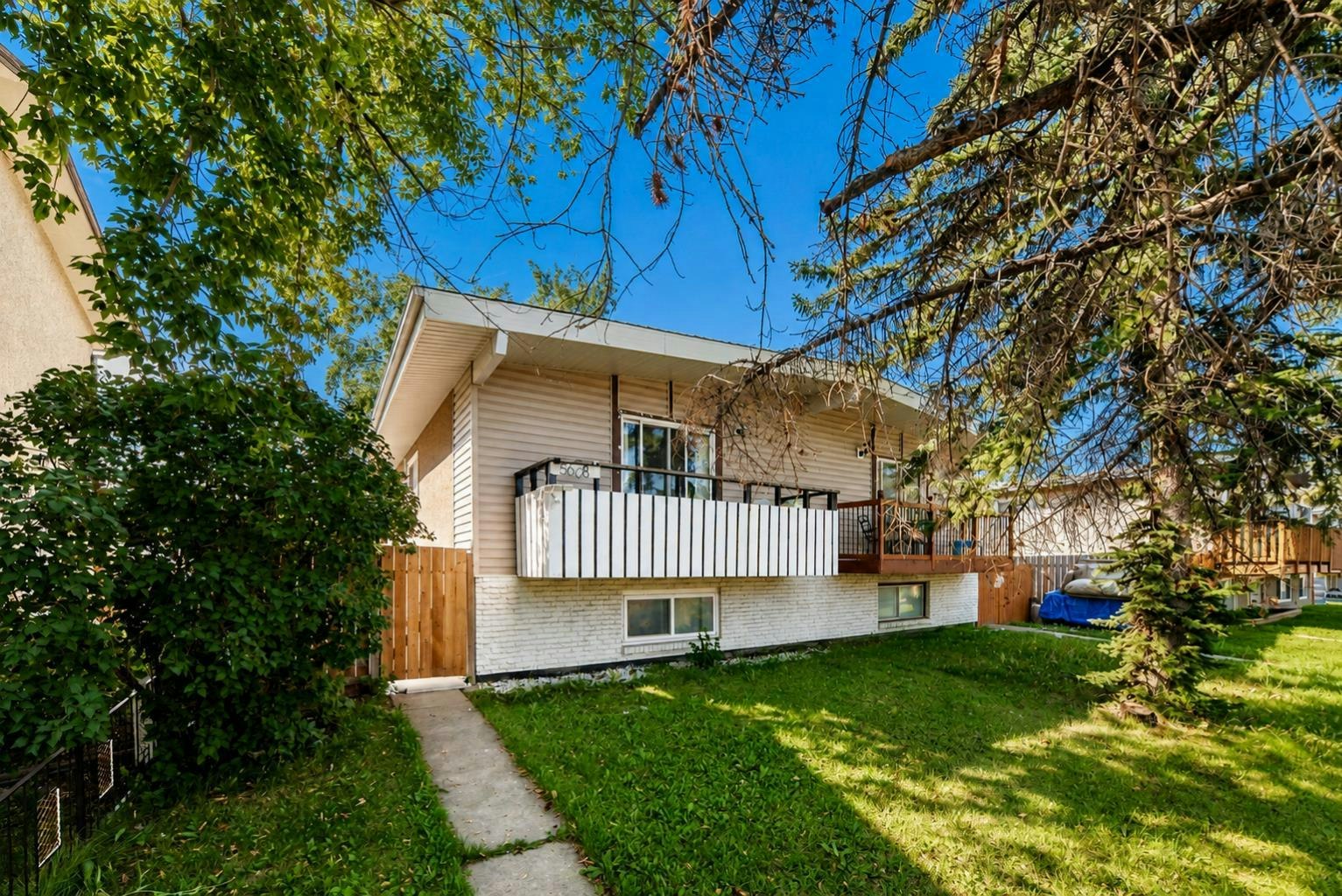 5608 Pensacola Crescent SE, Calgary, AB, T2A 2G6