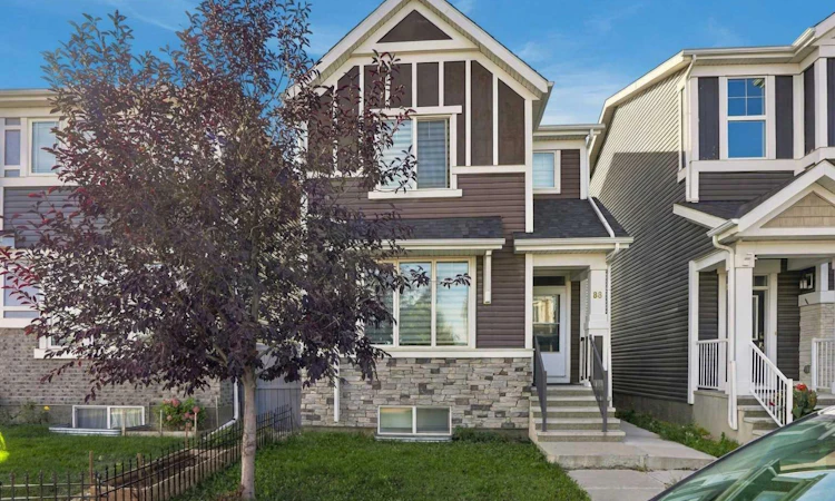 88 Red Embers Crescent NE