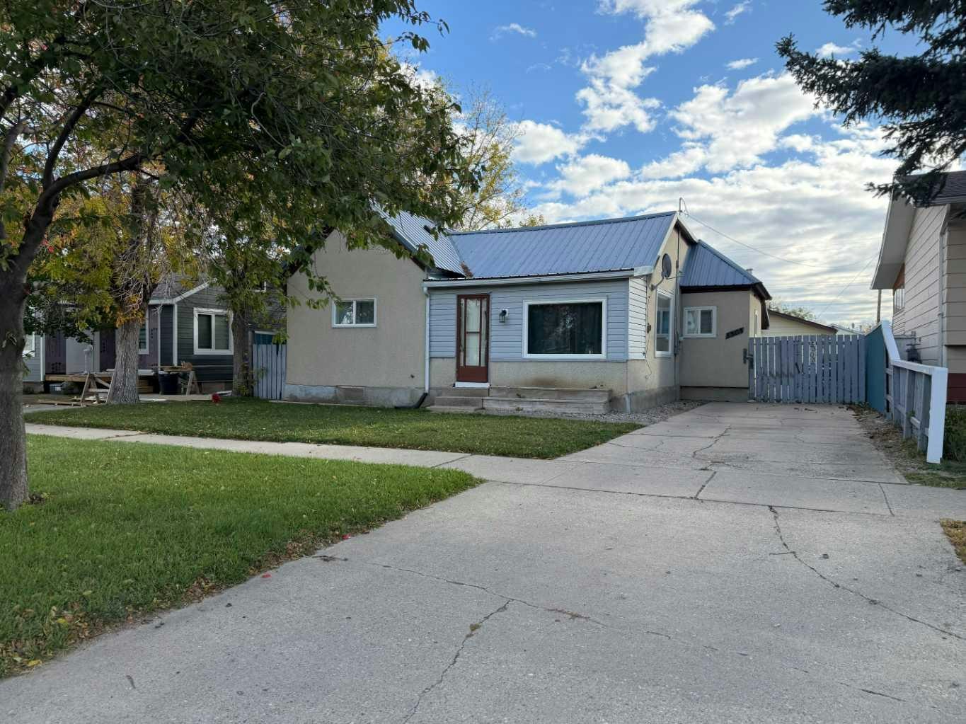 5303 55 Street, Taber, AB, T1G 1L9