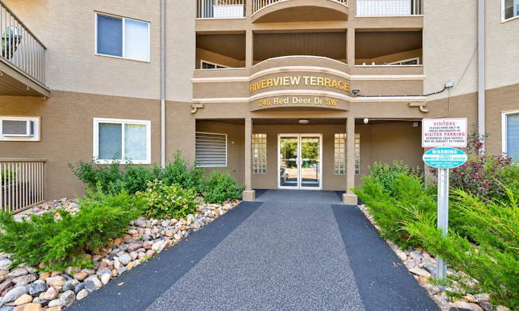 412-245 Red Deer Drive SW