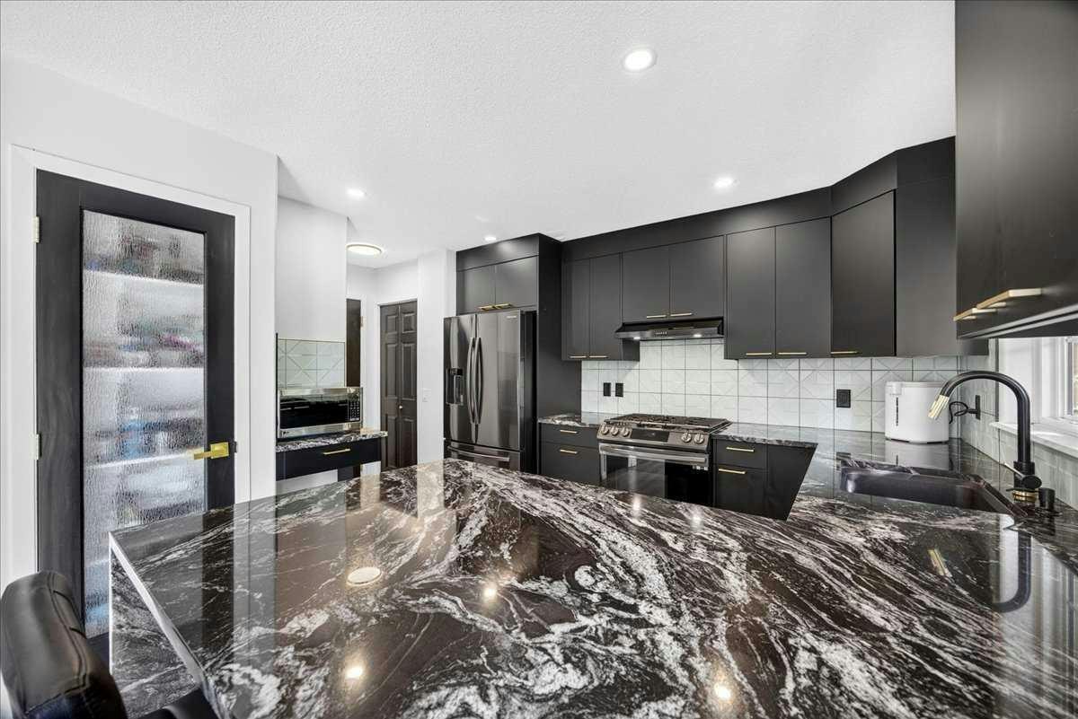 1705 Patterson View SW, Calgary, AB, T3H 3J9