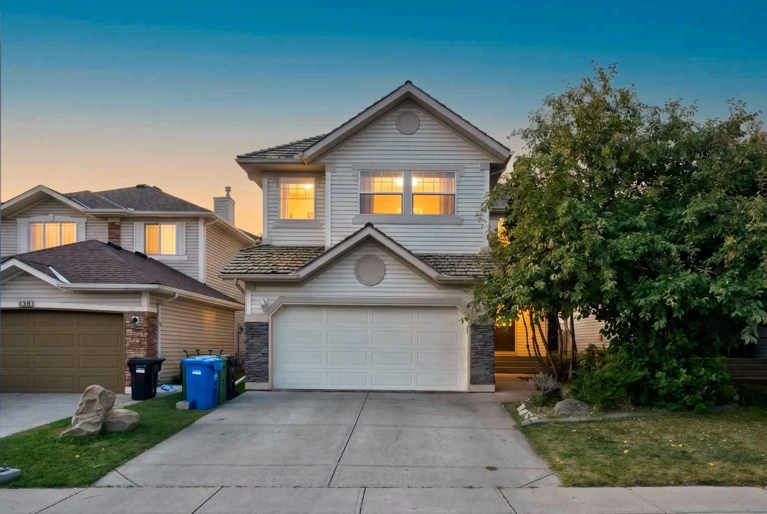 137 Douglas Glen Manor SE, Calgary, AB, T2Z 3Y5