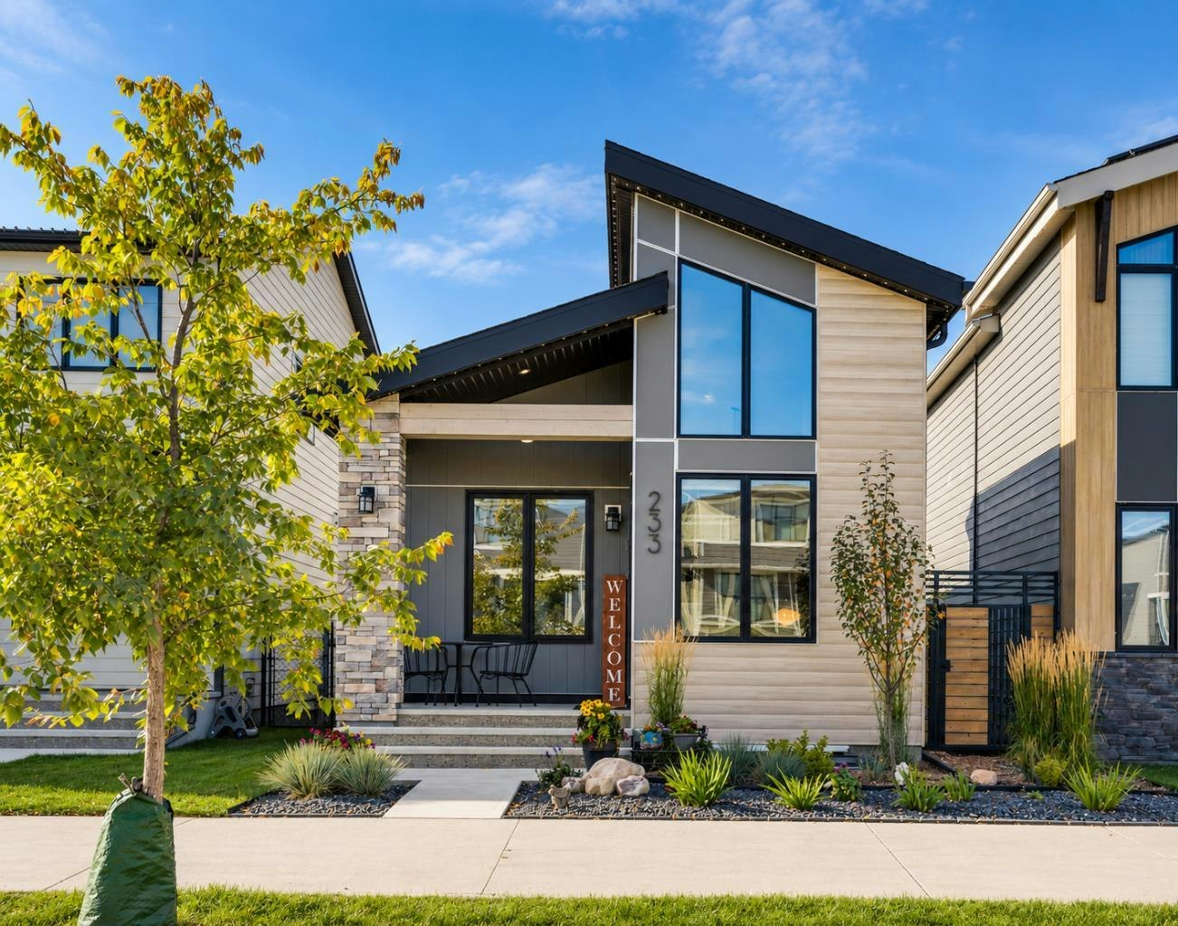 233 Haskayne Drive NW, Calgary, AB, T3L 0J7