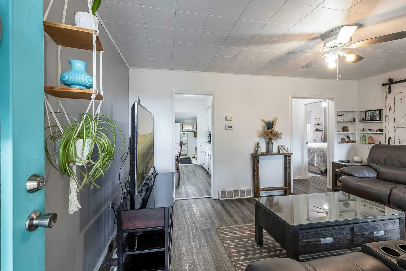 708 Broadway Avenue E, Redcliff, AB, T0J 2P0