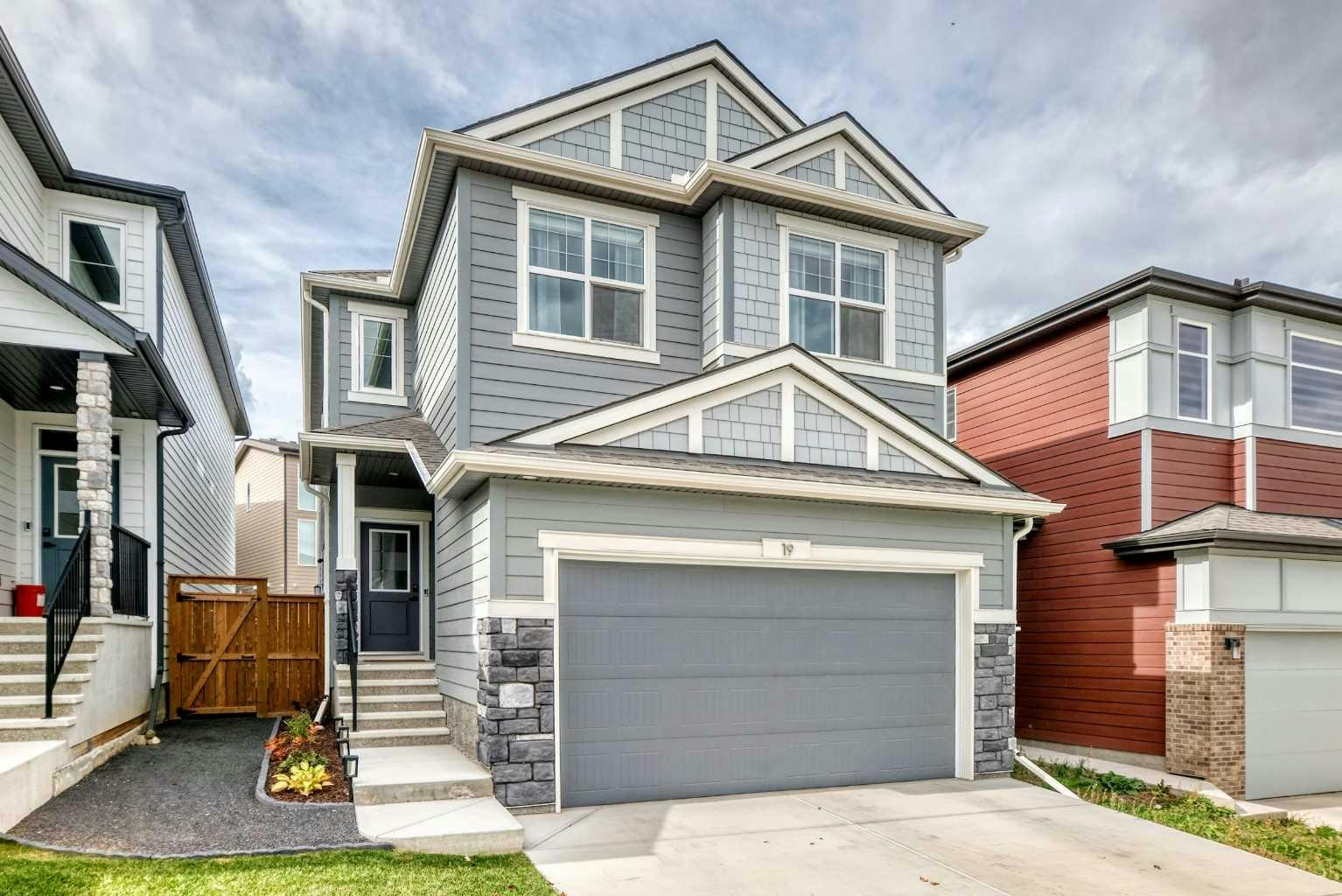 19 Versant View SW, Calgary, AB, T2Y 0W9