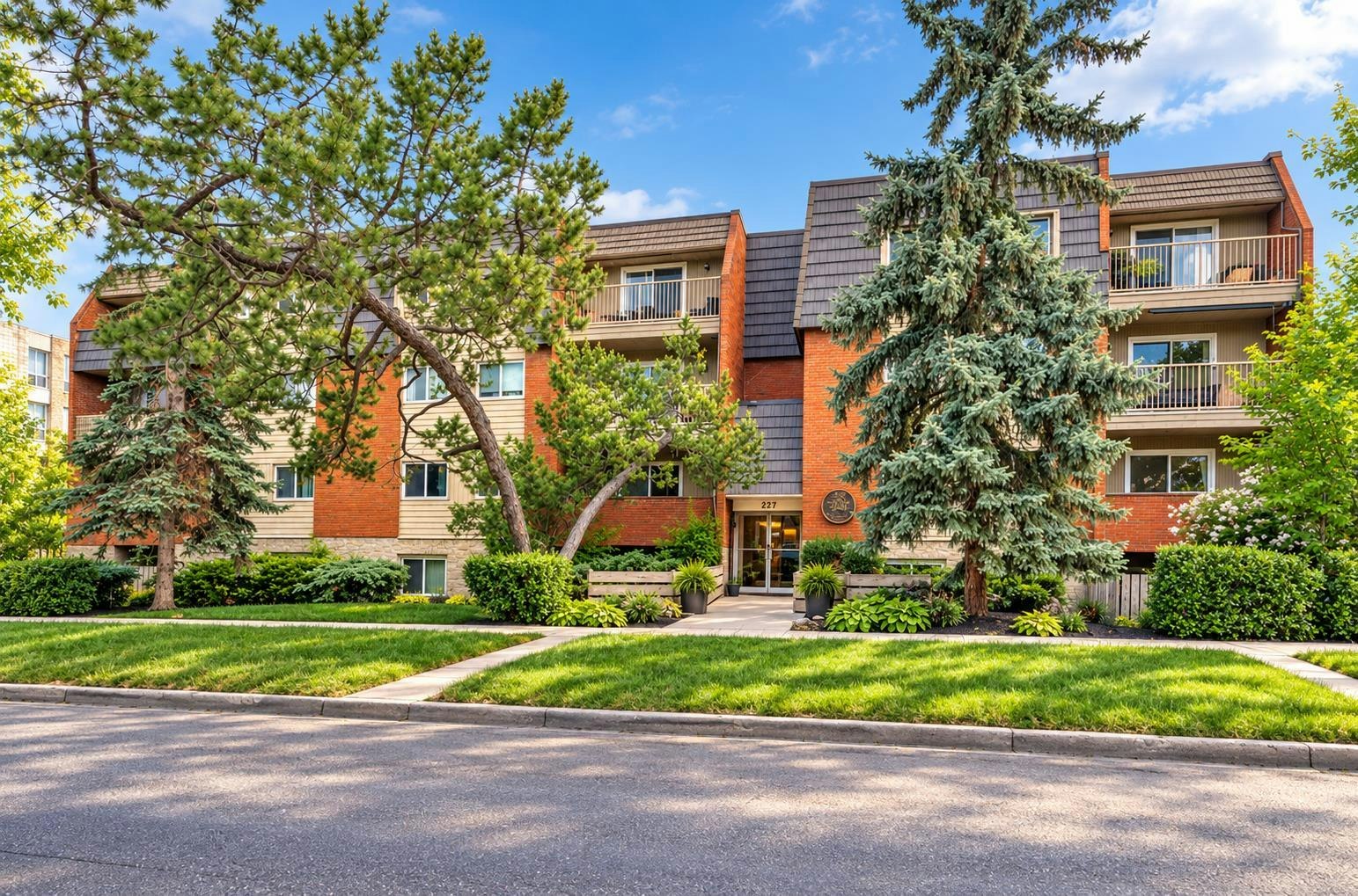 103-222 5 Avenue NE, Calgary, AB, T2E 0K6
