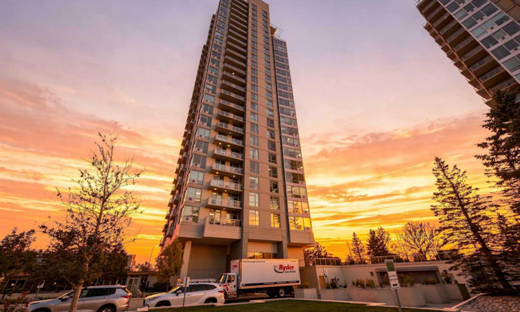 1003-77 Spruce Place SW