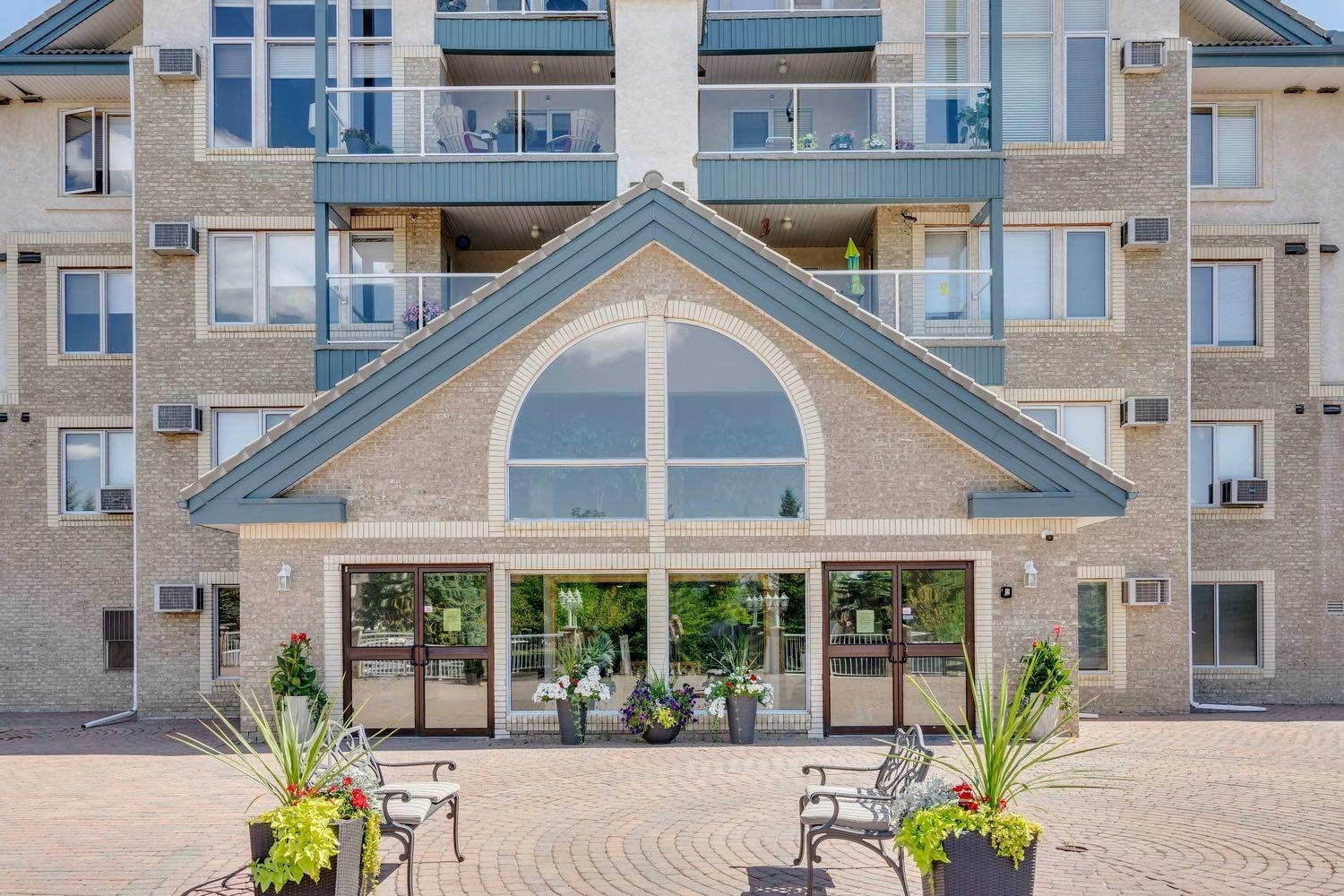 107-7239 Sierra Morena Boulevard SW, Calgary, AB, T3H 3L7