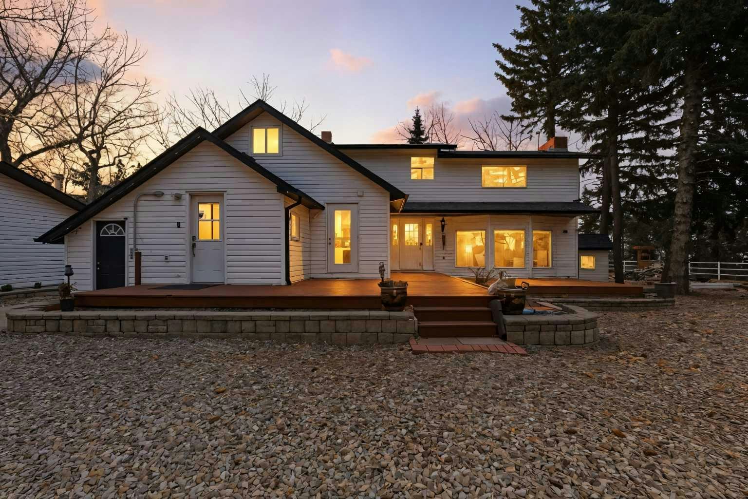 12040 338 Avenue E, Okotoks, AB, T1S 1A2