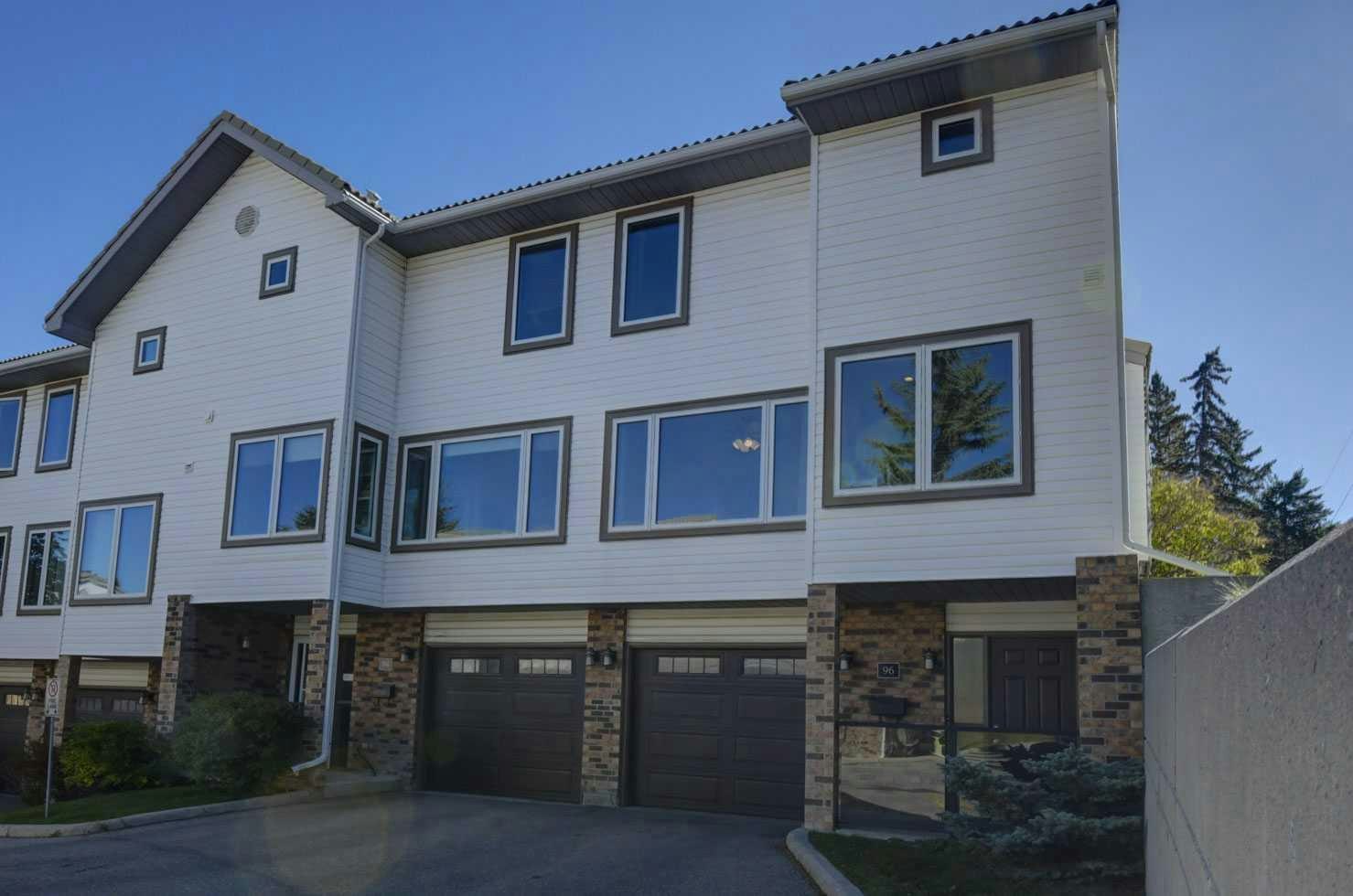 96 Coachway Gardens SW, Calgary, AB, T3H 2V9