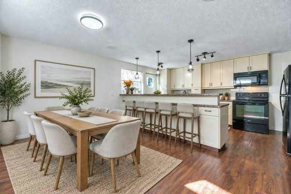 3103A 38 Street SW, Calgary, AB, T3E 3G4