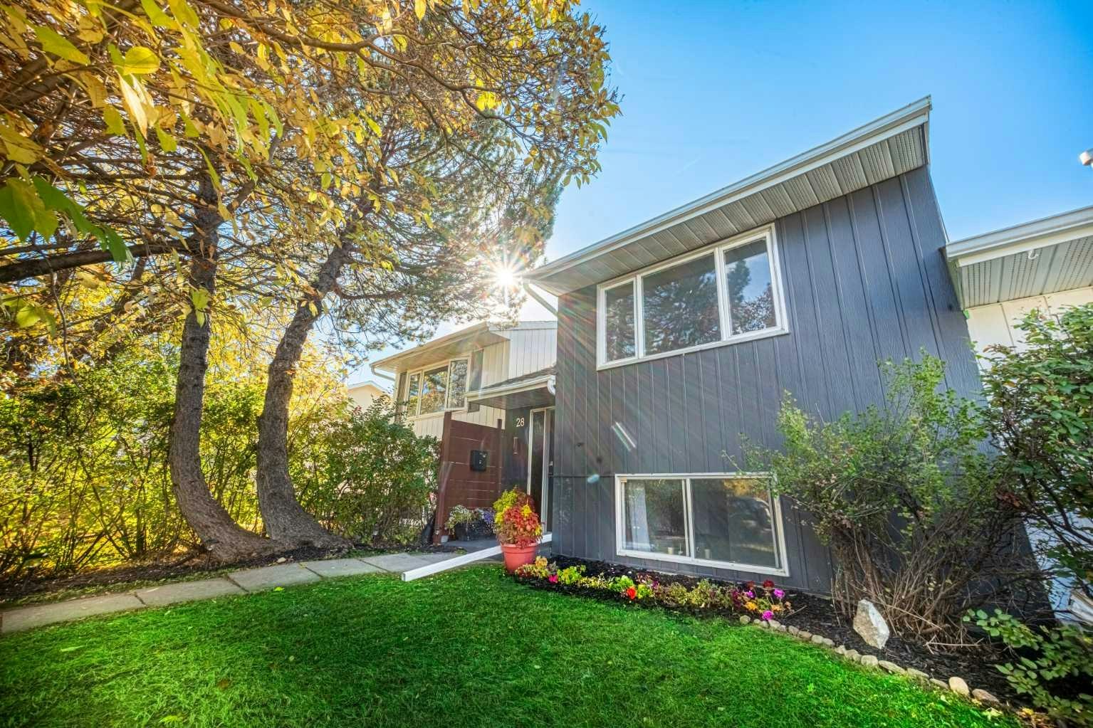 28 Whiteside Crescent, Red Deer, AB, T4N 5Z1