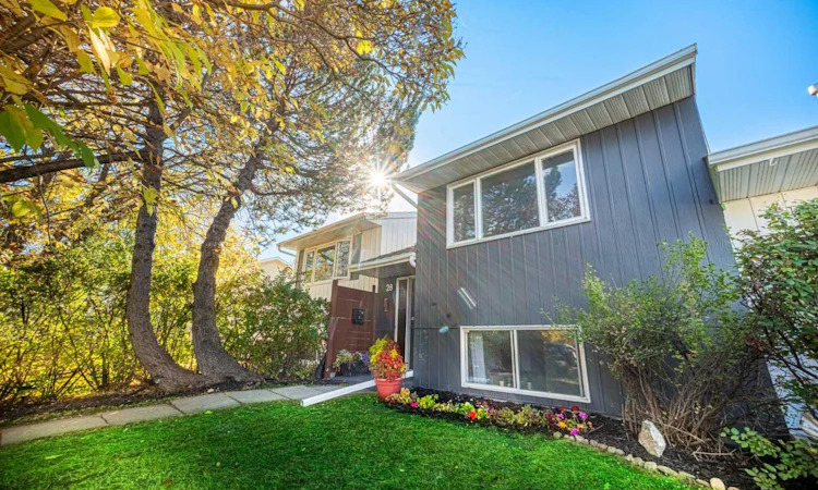 28 Whiteside Crescent