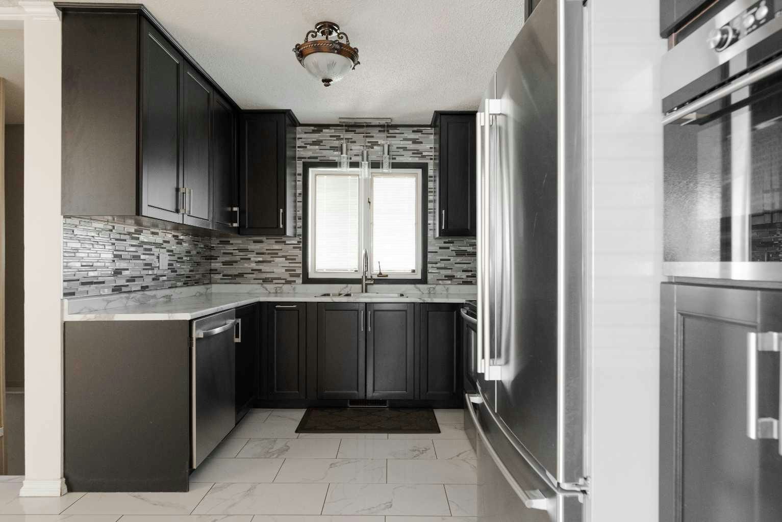 32 Moberly Crescent, Fort Mcmurray, AB, T9H 1G9 - 9