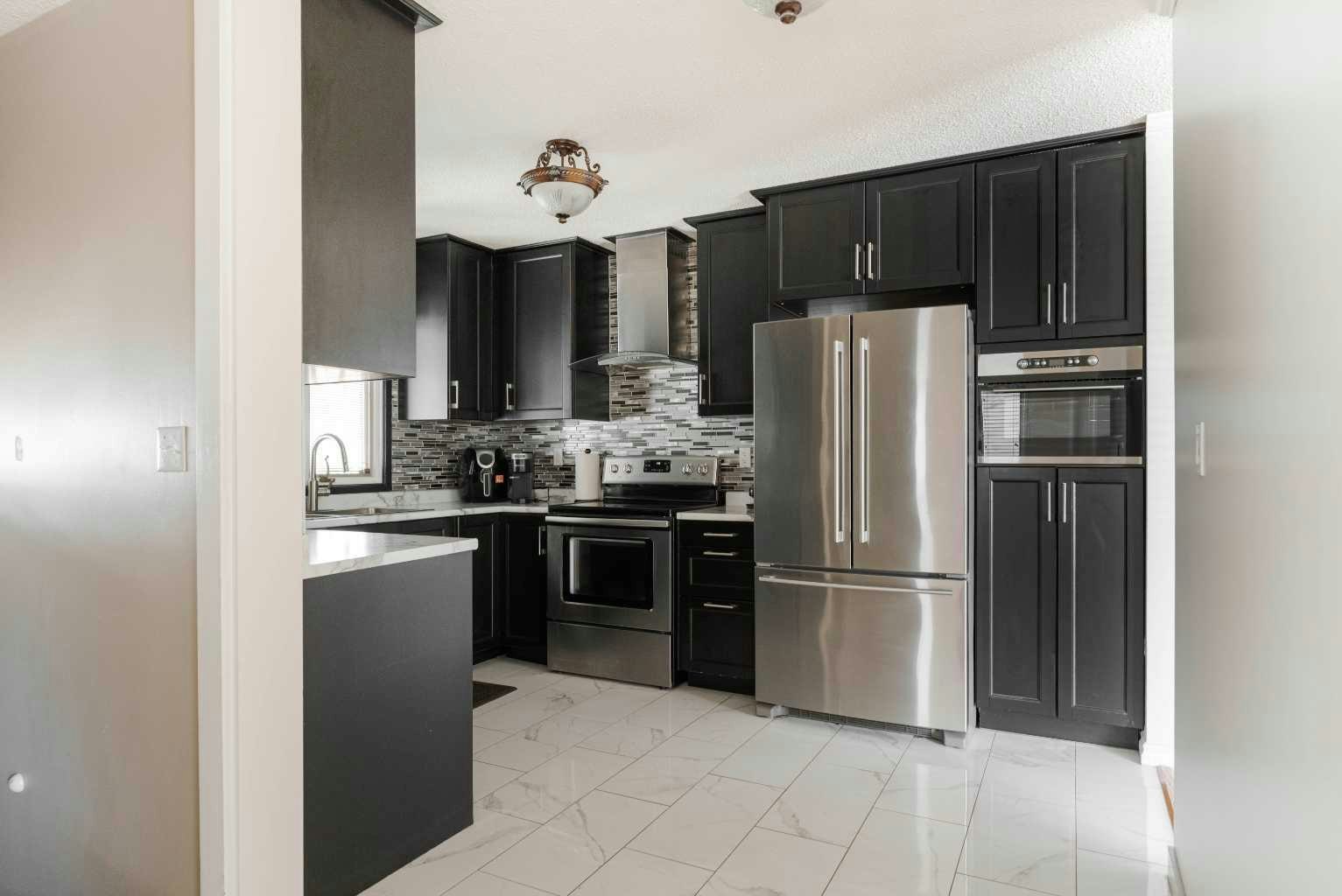 32 Moberly Crescent, Fort Mcmurray, AB, T9H 1G9 - 7
