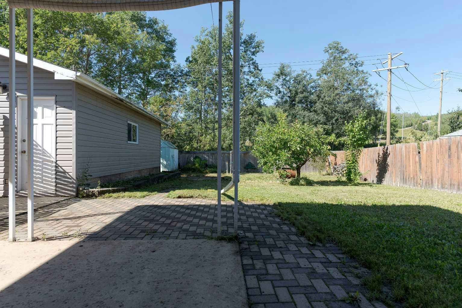 32 Moberly Crescent, Fort Mcmurray, AB, T9H 1G9 - 32