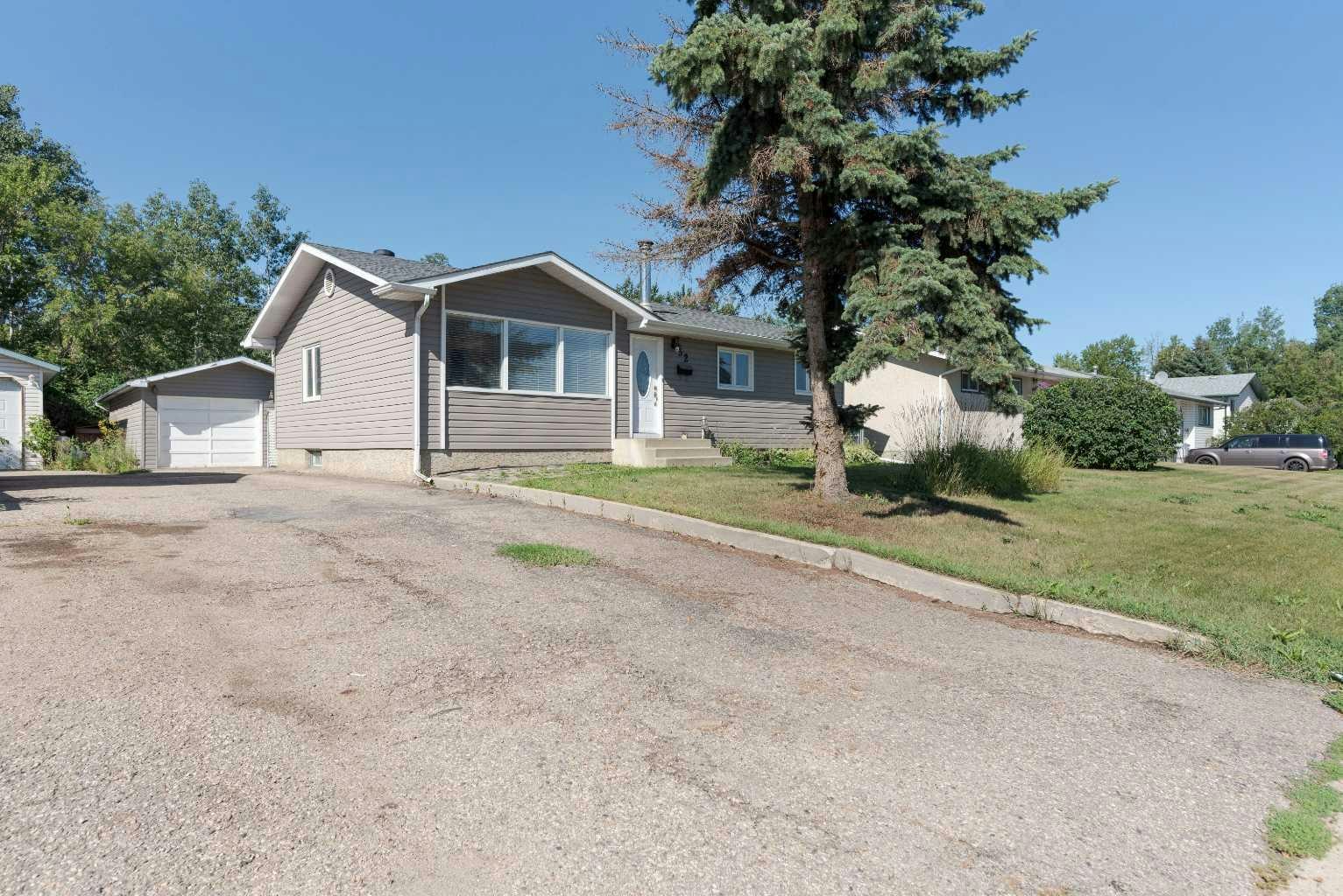 32 Moberly Crescent, Fort Mcmurray, AB, T9H 1G9 - 2