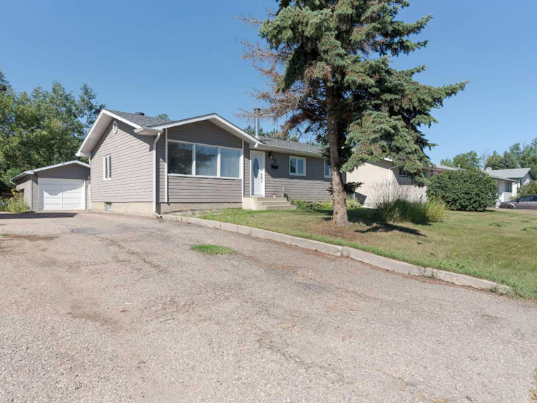32 Moberly Crescent, Fort Mcmurray, AB, T9H 1G9 - 2