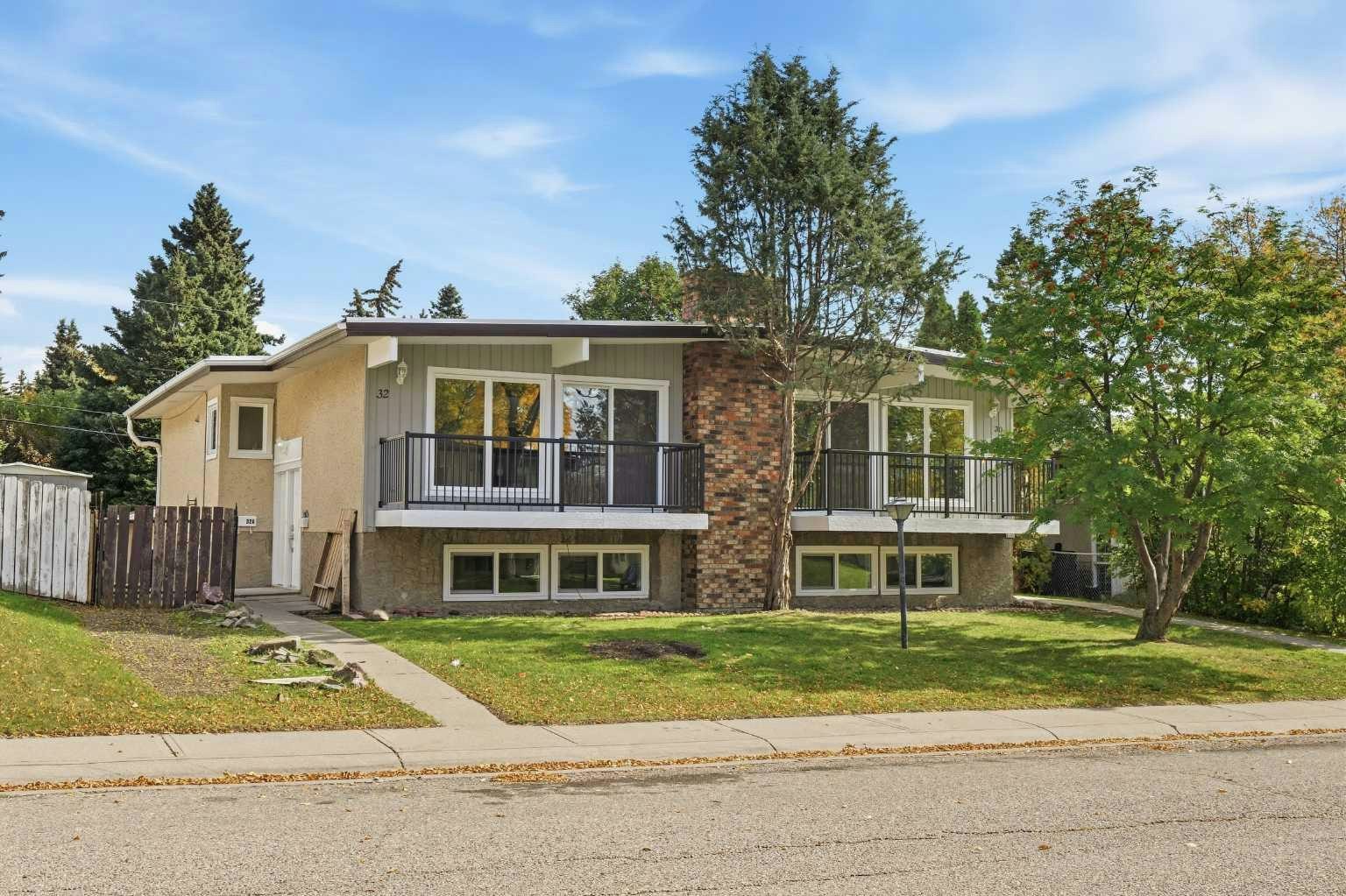 30 / 32 Dalton Bay NW, Calgary, AB, T3A 1H8