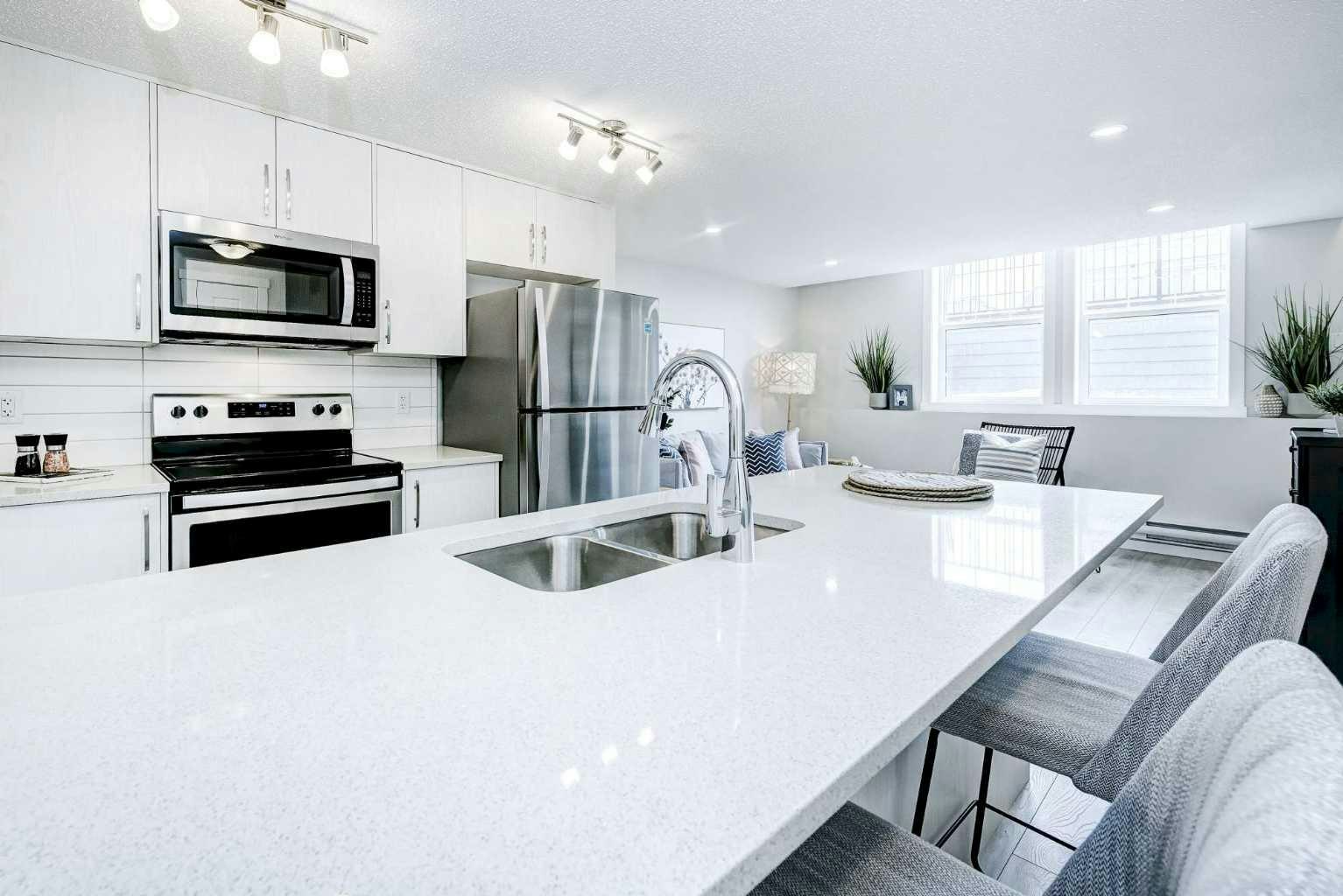 101-260 Rowley Way NW, Calgary, AB, T3L 0H5