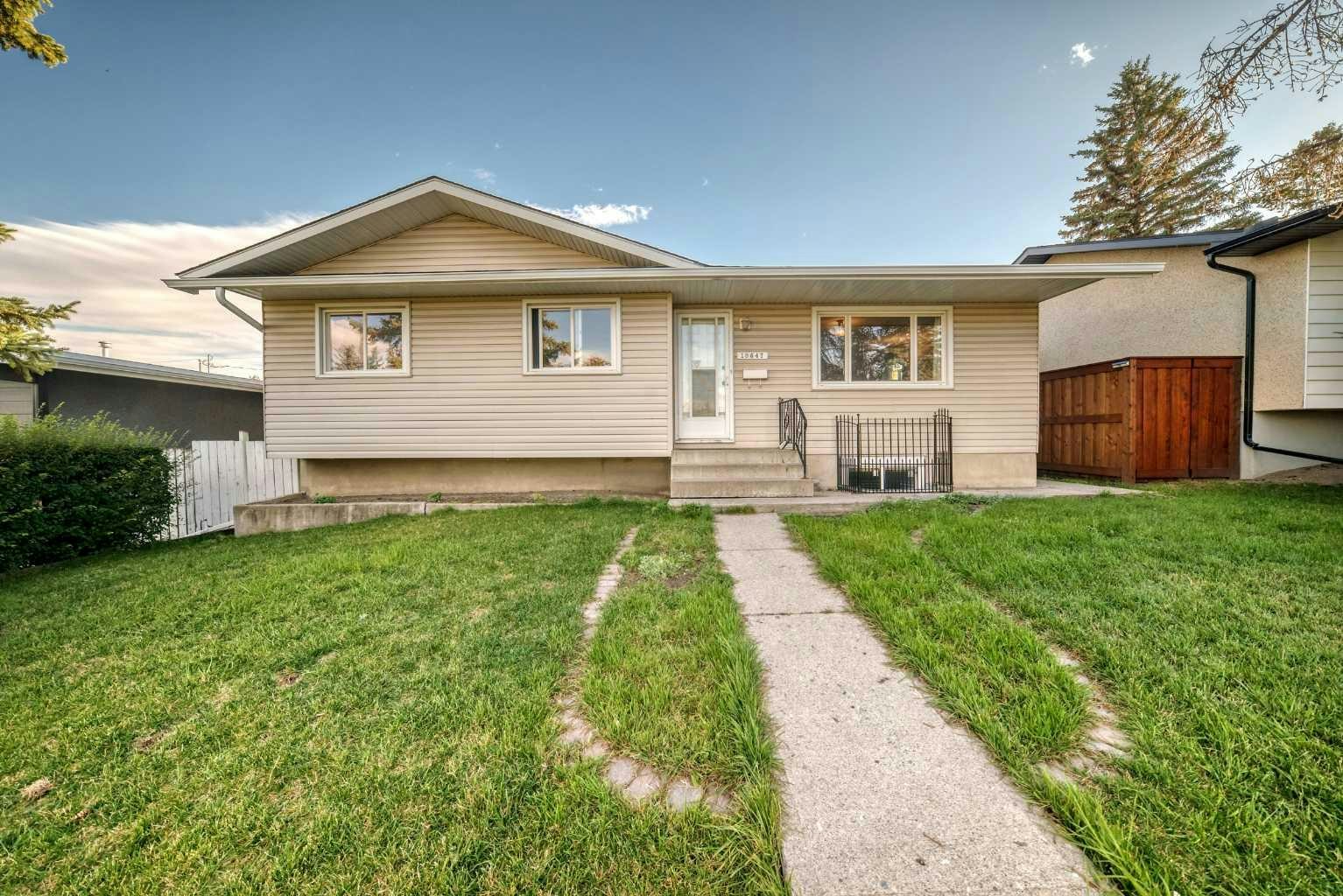 10647 Shillington Crescent SW, Calgary, AB, T2W 0N8