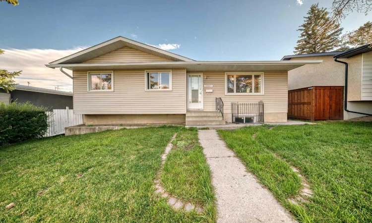 10647 Shillington Crescent SW