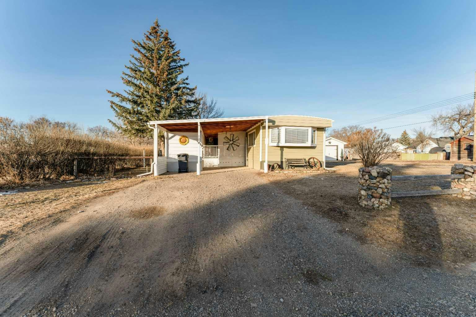 104 2nd Street, Warner, AB, T0K 2L0