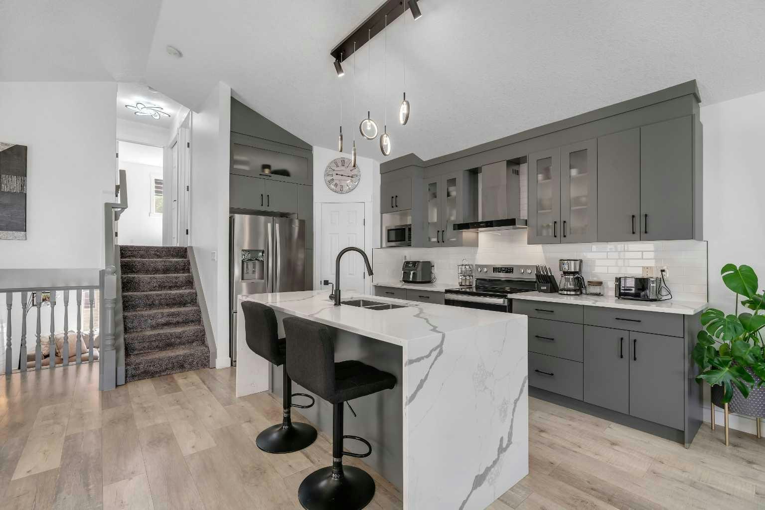 279 Covehaven View NE, Calgary, AB, T3K 5S4