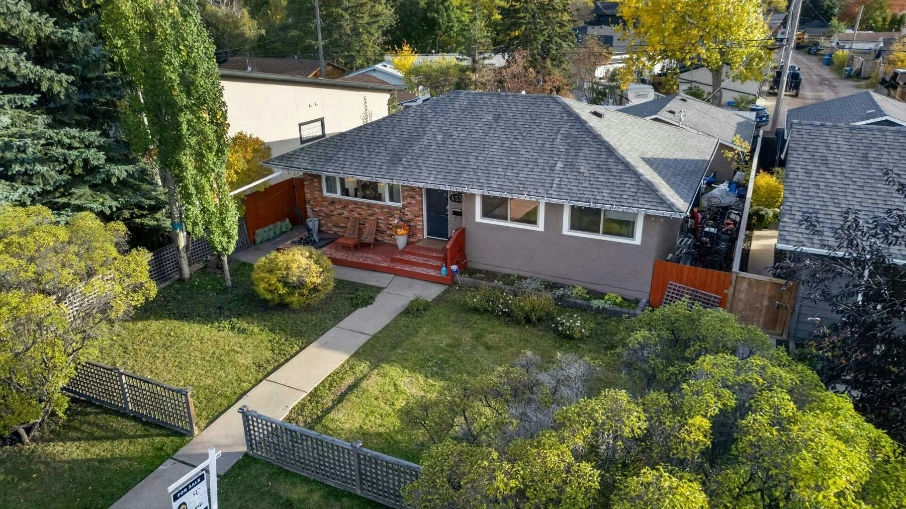 4539 26 Avenue SW, Calgary, AB, T3E 0P8